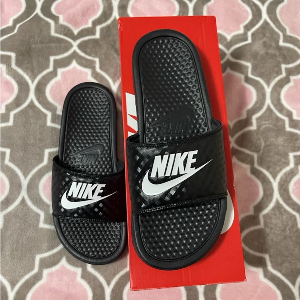 Black Nike Slides (NEVER WORN)